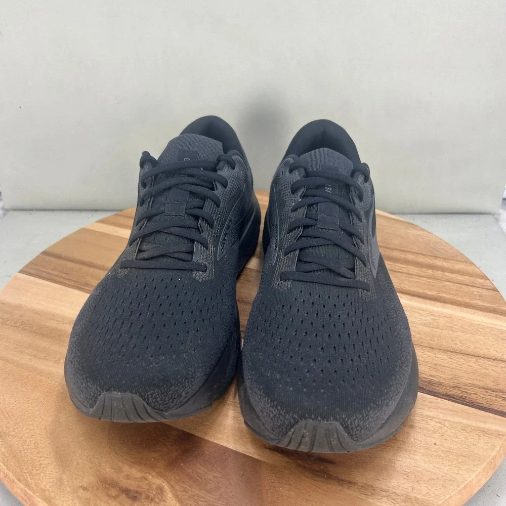 Brooks excellent used